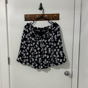 Ann Taylor Black and White Floral Skater Skirt